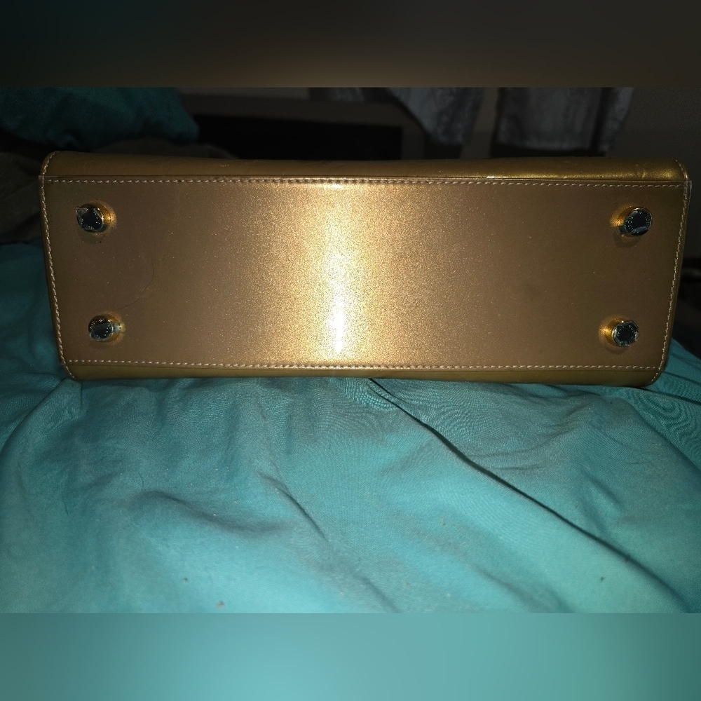 Louis Vuitton Gold and Tan Vernis Shoulder Bag - Picture 4 of 12